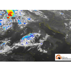 Cielo lattiginoso per polvere sahariana in quota oggi e venerdì.