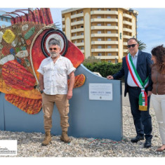 Inaugurata a Montesilvano “L’urlo del mare”, la scultura di quattro metri donata dall’artista Ravel