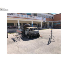 Pescara/Via Rubicone 15. L'auto bruciata compie un mese e spegne la prima candelina!