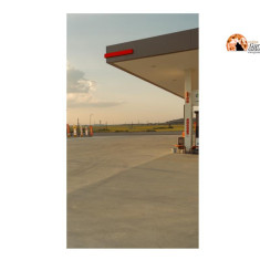 Carburanti, prezzi alle stelle: oggi scattano le nuove accise. Dal 28 settembre scatterà il price cap Eni