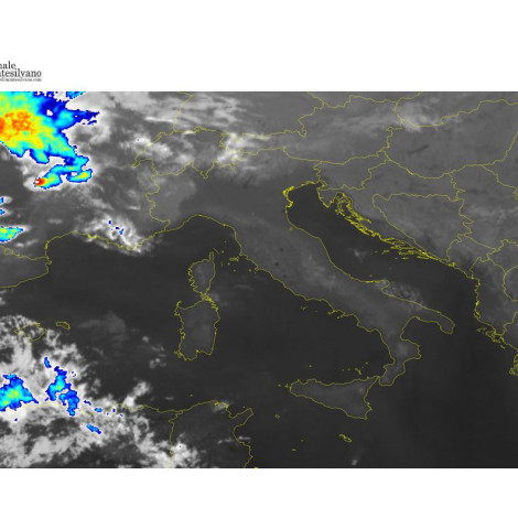 Caldo afoso lungo le coste. Mercoledì sera arriva caldo con punte di 42 gradi