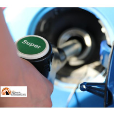 Prezzi dei carburanti in rialzo, benzina self a 2,039 euro