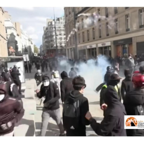 Francia/proteste studenti fuori controllo: coprifuoco in alcune zone.