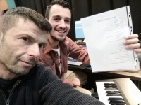  Nella foto Simone Pavone con Flavio De Carolis durante la registrazione.