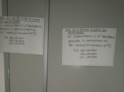 la notizia su un cartello affisso su una porta del NDS