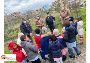 Montesilvano. Piantati alberi nei giardini delle scuole della Rodari