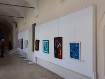 Sulmona arte contemporanea ad Adriano Ghisetti Giavarina il premio di critica d’arte