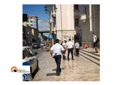 Pescara. Bivacco e alcol sul sagrato della Cattedrale, sanzioni della Polizia Municipale.