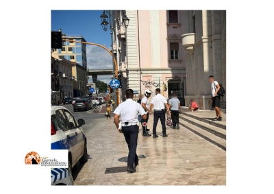 Pescara. Bivacco e alcol sul sagrato della Cattedrale, sanzioni della Polizia Municipale.