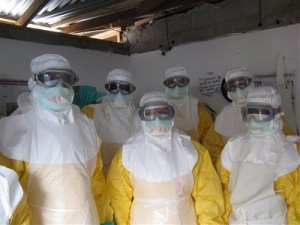 Attacchi Parigi: strano furto al Necker Hospital. Rubate 12 tute anti-ebola
