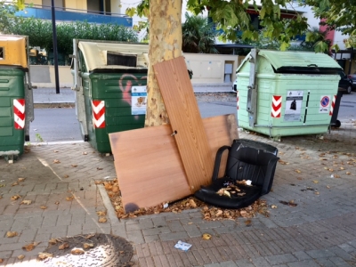 abbandono rifiuti, pratica incivile e inarrestabile 