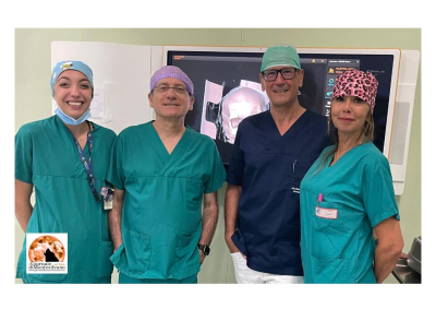  i Dr.ri Zotta e Ascani con le infermiere strumentiste di sala operatoria Dott.sse Roberta Arrizza e Roberta Alberoni.