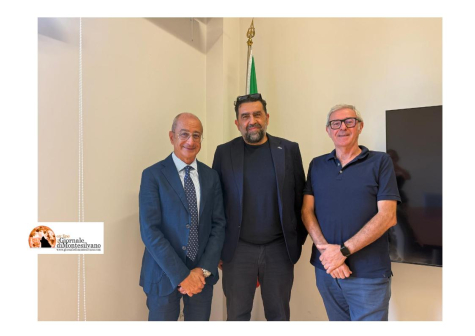    In foto, Francesco Delle Monache tra il Direttore Generale Vero Michitelli ed il Direttore Sanitario aziendale Rossano Di Luzio.