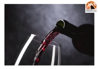 Acqua nel vino e etichette allarmistiche. Progetto Ue per dealcolizzare l'Europa.