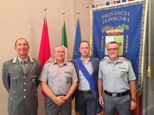 Provincia, riconoscimento a agenti e Carabinieri di Montesilvano.