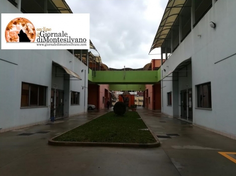 Montesilvano/biblioteca. Gli studenti insistono: “aspettiamo risposte”.