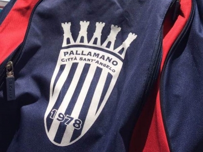 Pallamano/Città Sant'Angelo. Bella squadra senza denari. Fuori dal campionato.