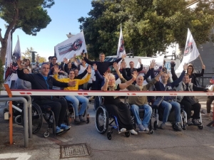 Pescara/parcheggi disabili. Non è risolta. Ferrante: “si rischia di cadere o essere investiti"