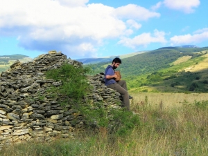 Quando il teatro diventa escursione: Una bella volta...nella valle Giumentina