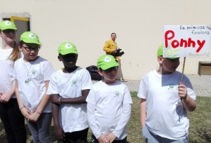 Montesilvano. Scuola di via Campo Imperatore: piantato un albero di mimosa