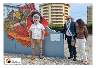 Inaugurata a Montesilvano “L’urlo del mare”, la scultura di quattro metri donata dall’artista Ravel