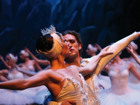 Balletto, Il lago dei Cigni al Massimo di Pescara