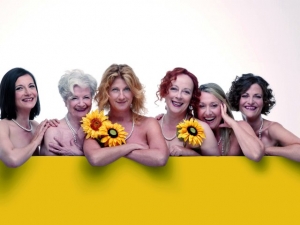 la locandina conle attrici