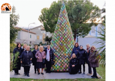 Francavilla, l’albero di Natale realizzato a mano