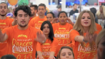 Danza Mondiale per la Gentilezza, per diffondere connessione umana