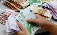 Stangata benzina durante le feste. Tasse giù nel 2017