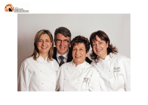 Elodia approda nel centro dell'Aquila con piatti della memoria