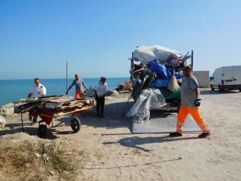 Montesilvano. Sgomberato accampamento abusivo nella zona del fiume Saline