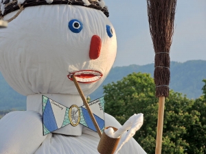 Il pupazzo destinato ad essere bruciato durante la festa: Boegg