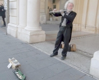 Klaus Peter Diehl con il nuovo flauto in corso Marrucino a Chieti