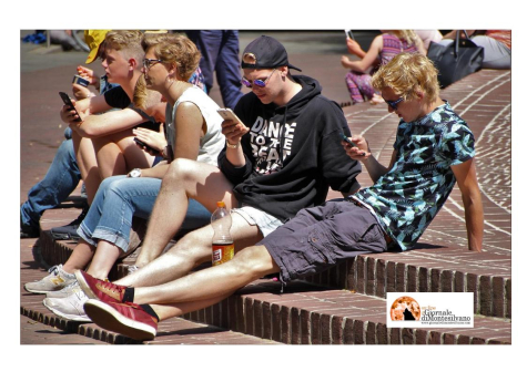 Social, nel 2022 guadagnati 11miliardi di dollari con utenti adolescenti