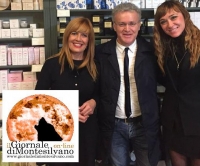 Carlandrea Falcone con la titorlare del negozio Fior di Loto inaugurato sabato