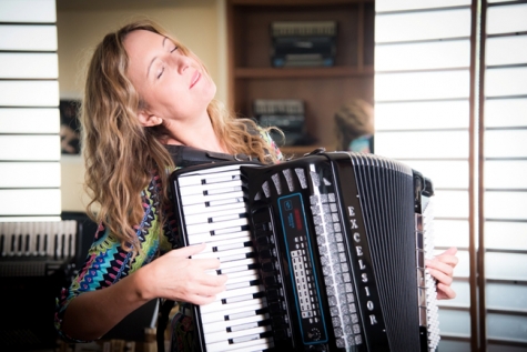 Natale, il nuovo album di Sylvia Pagni, la "Kramer in gonnella"