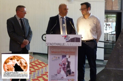 Marco D'Agostino alla mostra conle autorità politiche locali