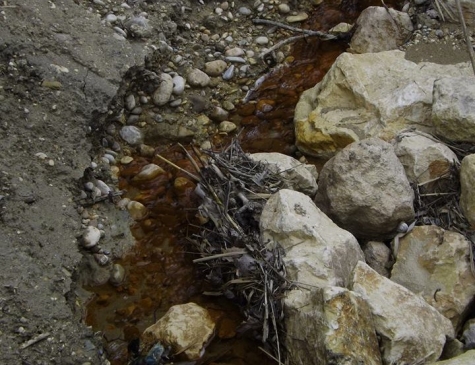 Scarichi nel Saline fotogradfati a Marzo