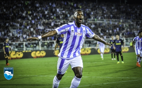 Bahebeck esulta dopo il gol del momentaneo 1-0