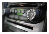 Autoradio: dalla manopola ad una console