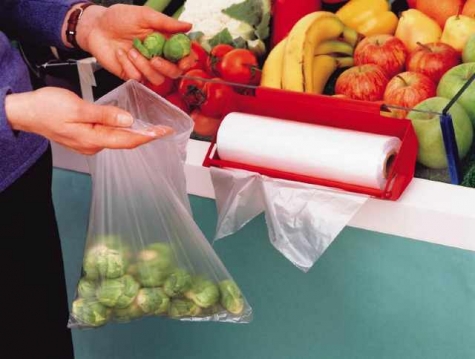 Spesa, da gennaio 2018 le buste frutta e verdura si pagano