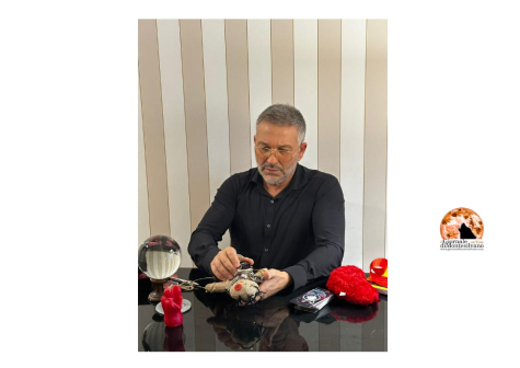 Mago Antheus durante un rituale