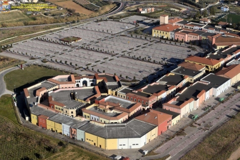 Coronavirus Pescara, lungomare vuoto con un sole splendido.