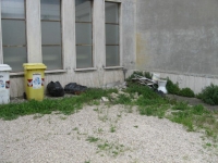 i calcinacci esterni a 4 mt dall'ingresso