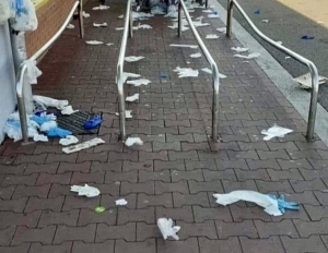 all'uscita di un punto vendita