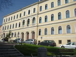 Giulianova. Scuola “De Amicis”: lavori ultimati e pulizie effettuate.