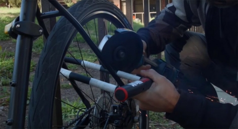 Ladri di biciclette: dagli USA la serratura che fa vomitare chi prova a forzarla.