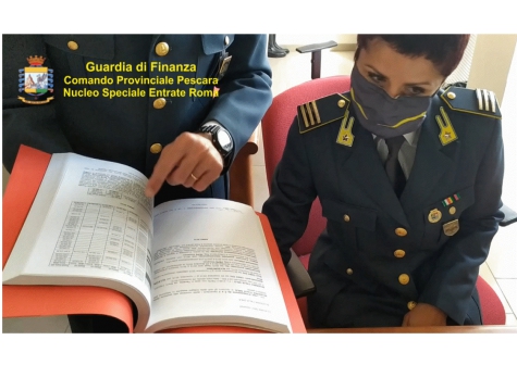 Scoperti 100 imprenditori che effettuavano vendite on line su piattaforma evadendo fisco.