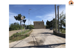Pescara. Una chiesetta nel bosco.